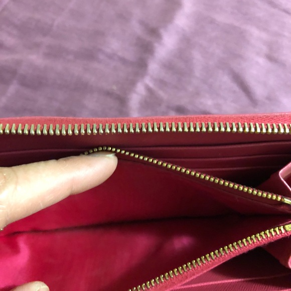 SOLD❤️Authentic Prada Saffiano Leather Zip Wallet - Picture 13 of 14